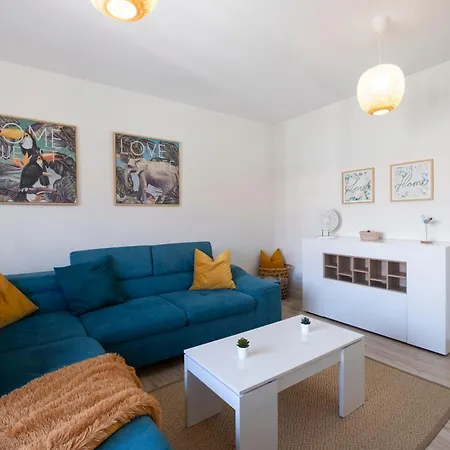 Spacious And Bright Summa Haus Appartement *